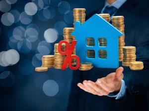 Asigurare locuință în România: diferențele practice dintre PAD și polița facultativă, explicate simplu